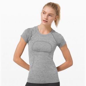 ISO Lululemon Swiftly Tech NORMAL FIT Size 4/6